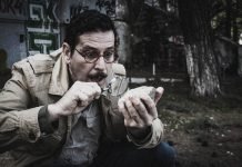 “Άγημα Τιμών” του Νίκου Βασιλειάδη στο Θέατρο Αυλαία (ειδική τιμή για τα μέλη του Σελιδοδείκτη)