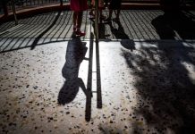 Δημογραφικές εξελίξεις: Αυτές οδηγούν σε “επιθανάτιο ρόγχο” την εκπαίδευση και την ανθρώπινη κοινωνία;